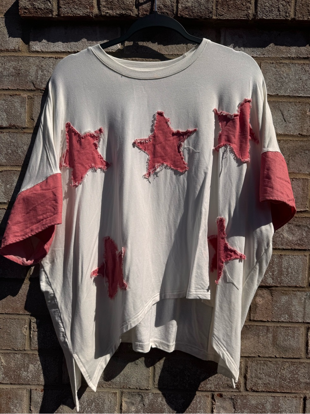 DAVI & DANI Cream Short Sleeve Tee with Dusty Rose Star Appliqués